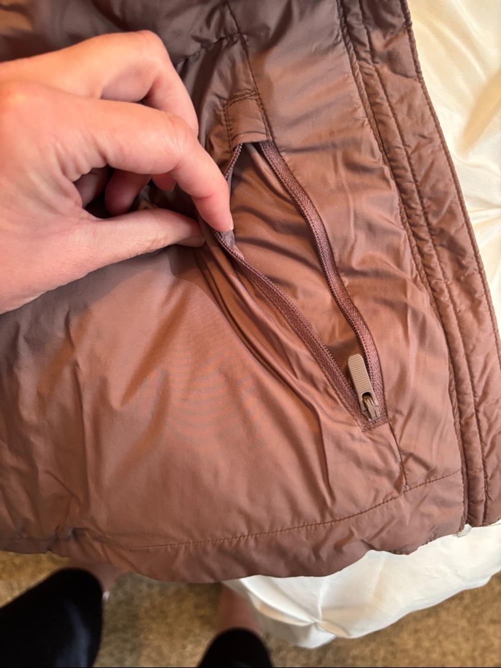 Lululemon Pack It Down Vest in Mauve Stone size 2 - Picture 9 of 11